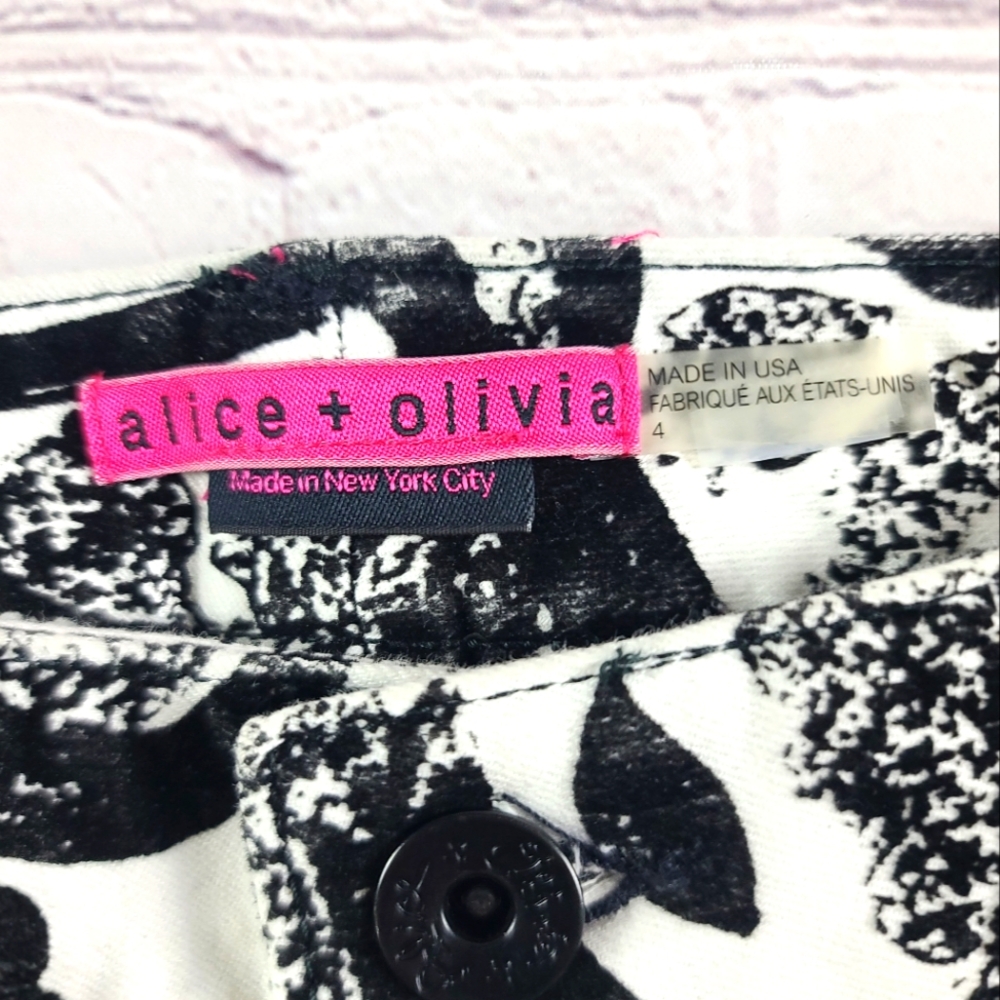 Alice + Olivia Women's 4 Black and White Paisley Cropped Ankle Pants - Picture 4 of 16